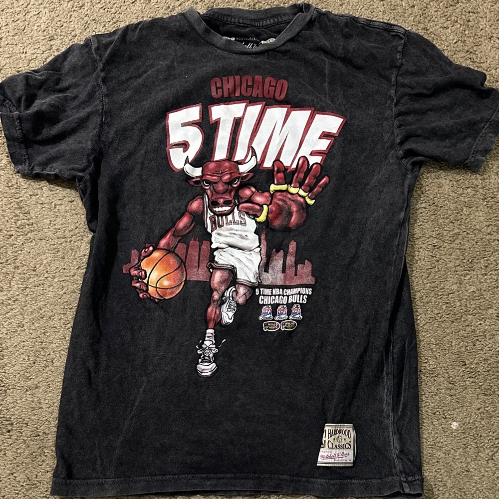 Mitchell & Ness Gray Graphic T-Shirt